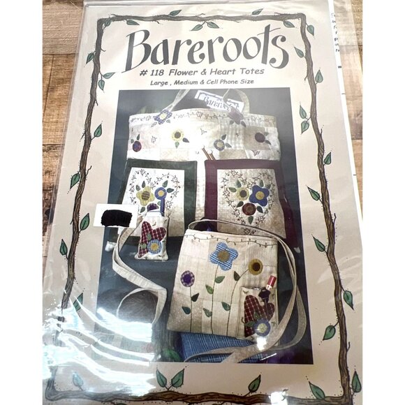 Bareroots #118 Flower & Heart Totes Sewing Pattern For Large Medium & Cell Phone - Picture 2 of 3